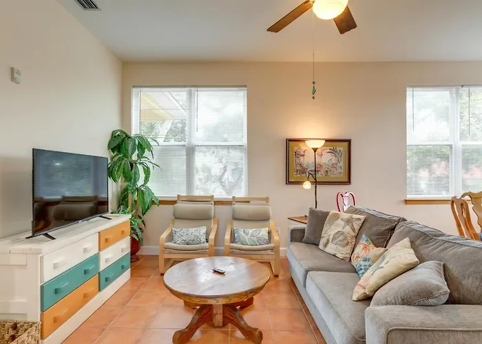 Steps To Beach, Outdoor Perks! Indian Rocks Holiday home Clearwater Beach