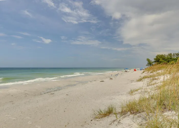 Steps To Beach, Outdoor Perks! Indian Rocks Holiday home Clearwater Beach